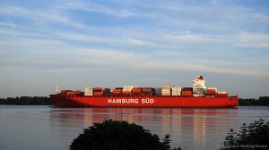 Elbe River Ships - Hamburg Sued_s